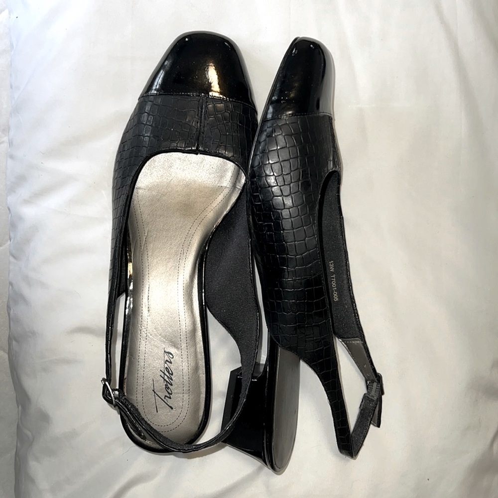 Trotters black patent and snake-skin leather sling heel Size 13 W